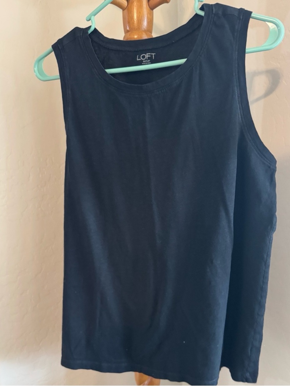 LOFT black Crewneck Sleeveless Tank